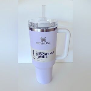 Stanley 40oz Stainless Steel FlowState Quencher
Tumbler Wisteria Colorblock